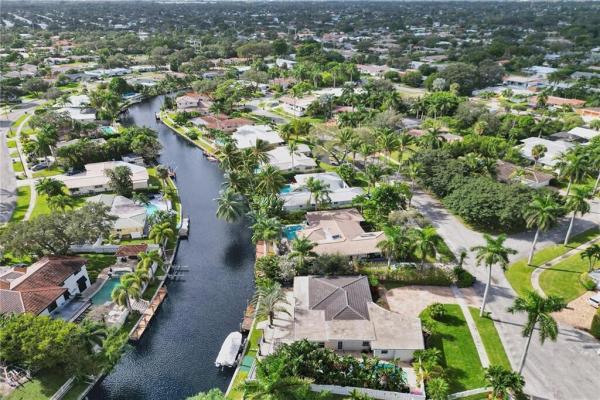 Royal Oaks Hills, 98 SW 8th Ave, Boca Raton, Florida 33486, image 1