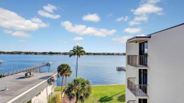 Hidden Banyan, 1202 S Lake Dr 501, Lantana, Florida 33462, image 1