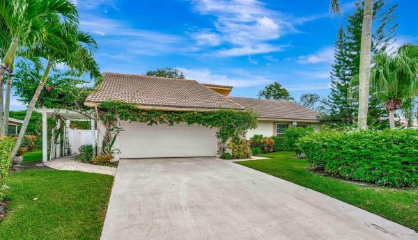 Eastpointe Country Club, 13692 Crosspointe Dr, Palm Beach Gardens, Florida 33418, image 1