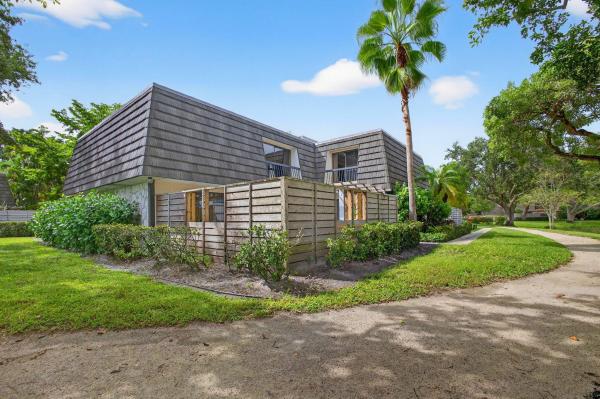 Glenwood Townhomes, 411 4th Ter, Palm Beach Gardens, Florida 33418, image 1