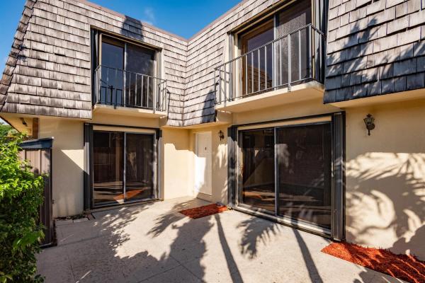 Lakewood Of Palm Springs, 346 Lake Arbor Dr, Palm Springs, Florida 33461, image 1