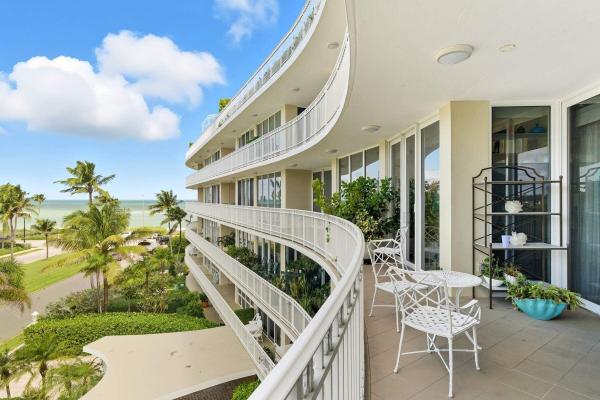 One Royal Palm Way, 100 Royal Palm Way #F4, Palm Beach, Florida 33480, image 1