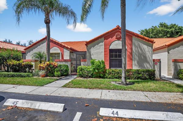 Centennial Square, 45 Centennial Ct, Deerfield Beach, Florida 33442, image 1