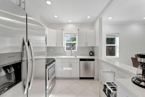 Bon Bini, 1450 N Riverside Dr #103, Pompano Beach, Florida 33062, image 1