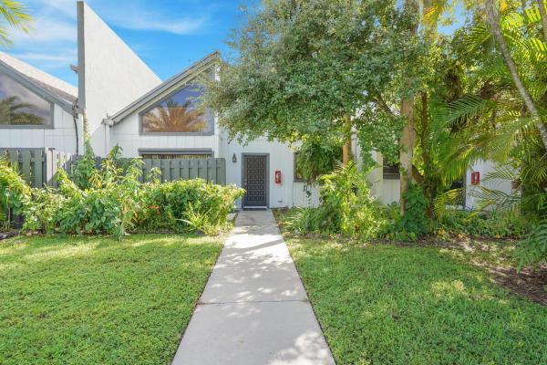 Timbercreek, 100 Sparrow Dr 3, Royal Palm Beach, Florida 33411, image 1
