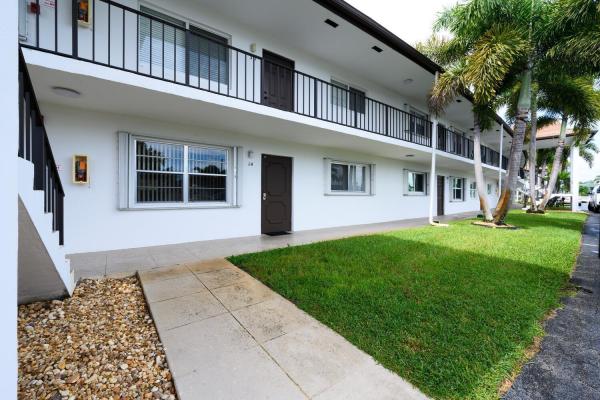 Royal Point Manor East, 3075 Gardens East Dr 14, Palm Beach Gardens, Florida 33410, image 1