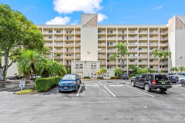 Huntington Lakes 1, 14425 Strathmore Ln #505, Delray Beach, Florida 33446, image 1