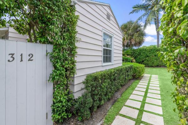 Wickliffe Park, 312 Puritan Rd, West Palm Beach, Florida 33405, image 1