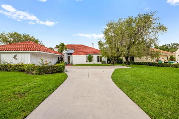 Meadowood Golf & Tennis Club, 3000 Conifer Dr, Fort Pierce, Florida 34951, image 1