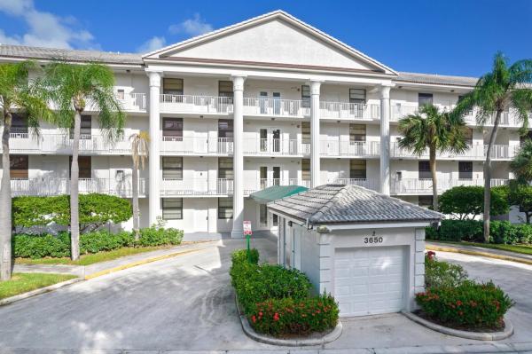 Whitehall, 3650 Whitehall Dr 202, West Palm Beach, Florida 33401, image 1