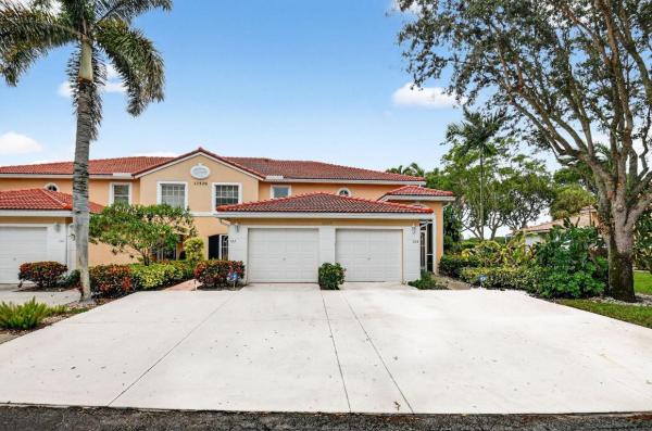 Crystal Pointe At Coral Lakes, 12528 Crystal Pointe Dr #202, Boynton Beach, Florida 33437, image 3