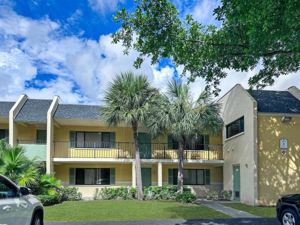 604 Meadows Cir, Boynton Beach, Florida 33436, image 1