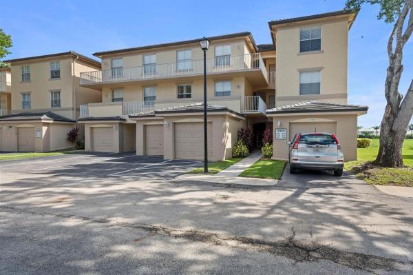 Arissa Place, 2060 Greenview Shores Blvd 323, Wellington, Florida 33414, image 1