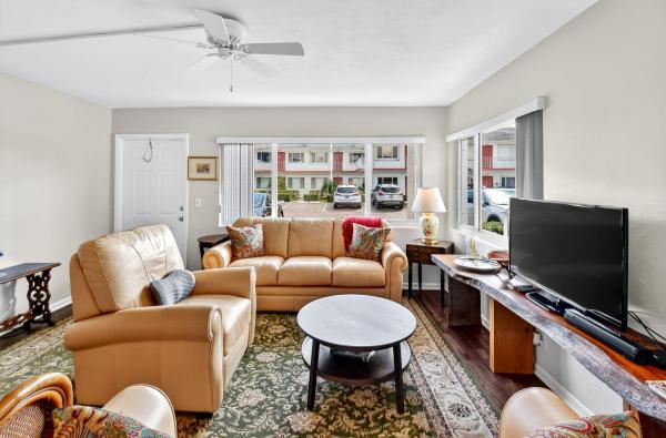 3160 Lake Osborne Dr 107, Lake Worth, Florida 33461, image 1