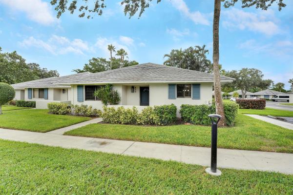 Club Cottages, 828 Club Dr, Palm Beach Gardens, Florida 33418, image 1