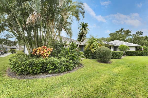 Club Cottages, 828 Club Dr, Palm Beach Gardens, Florida 33418, image 2