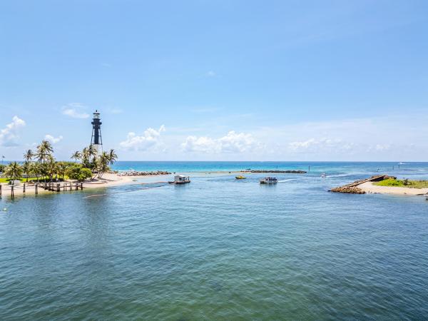 Hillsboro Shores Executive Club, 2508 Bay Dr #102, Pompano Beach, Florida 33062, image 1
