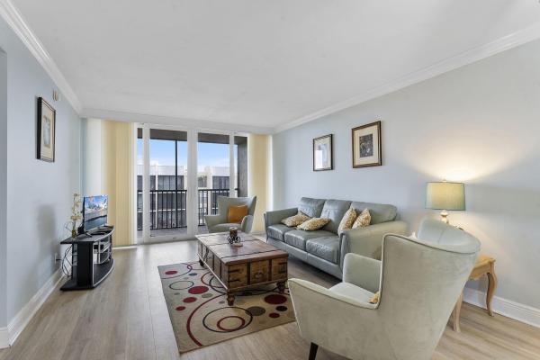 Boca Bayou, 8 Royal Palm Way 6040, Boca Raton, Florida 33432, image 1