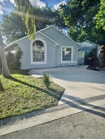 Pheasant Run, 33 Plumage Ln, West Palm Beach, Florida 33415, image 2