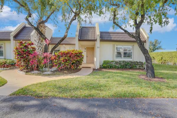 Golden Lakes Village, 122 Lake Rebecca Dr, West Palm Beach, Florida 33411, image 1