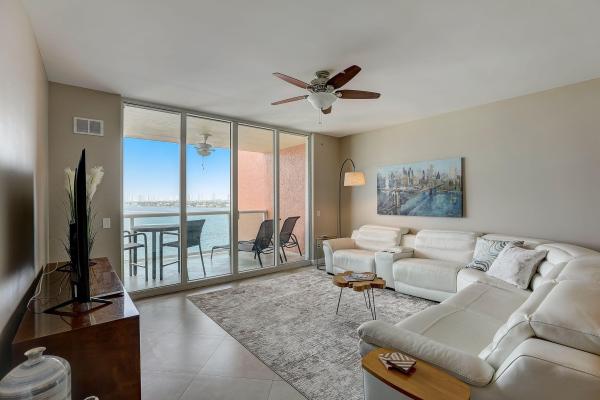 Marina Grande Club & Residences, 2650 Lake Shore Dr #804, Riviera Beach, Florida 33404, image 3