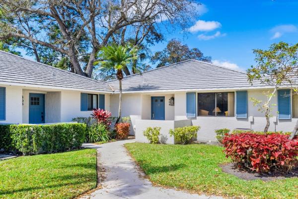 Club Cottages, 406 Club Dr, Palm Beach Gardens, Florida 33418, image 1