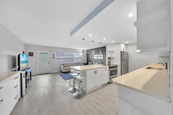 Lucaya Village, 2103 Lucaya Bnd #F3, Coconut Creek, Florida 33066, image 1