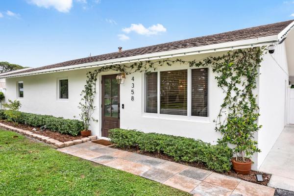 Palm Beach Square, 4358 Birdwood St, Palm Beach Gardens, Florida 33410, image 1