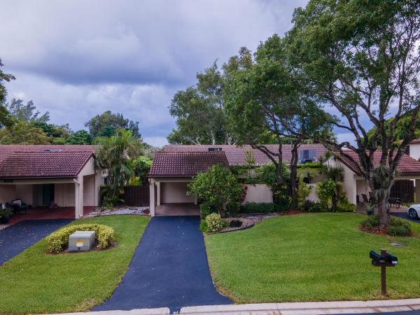 The Horizons Of Boca Lago, 8410 Cypress Ln #6a, Boca Raton, Florida 33433, image 1