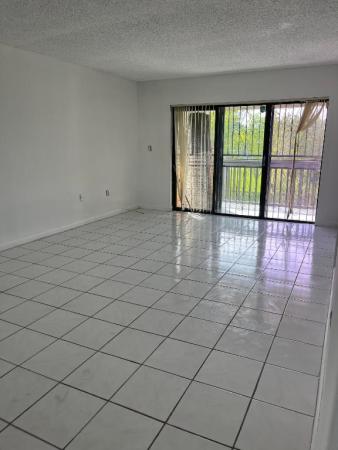 Pine Lake Village, 8879 Fontainebleau Blvd #206, Fountainebleau, Florida 33172, image 3