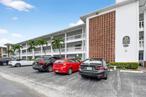 Maybury Mansions, 5203 NE 24th Ter #B-105, Fort Lauderdale, Florida 33308, image 1