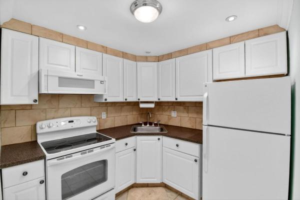 Maybury Mansions, 5203 NE 24th Ter #B-105, Fort Lauderdale, Florida 33308, image 1