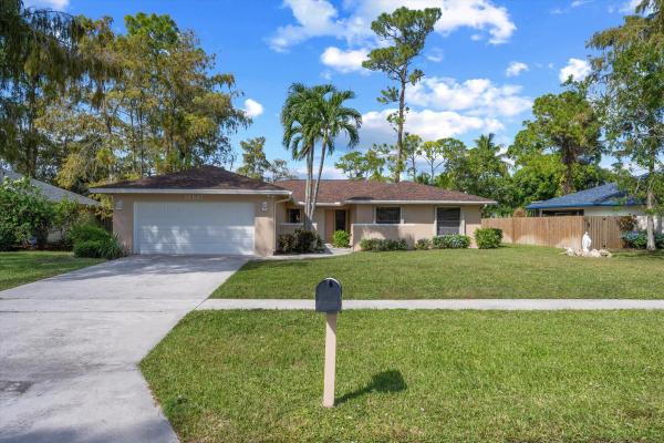 Sugar Pond Manor, 13511 Jonquil Pl, Wellington, Florida 33414, image 1