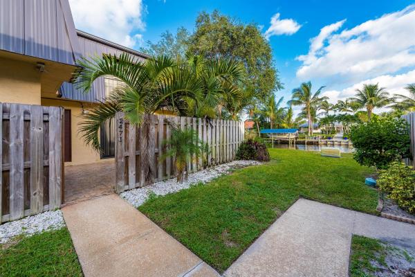 2471 Waterside Dr, Lake Worth, Florida 33461, image 1