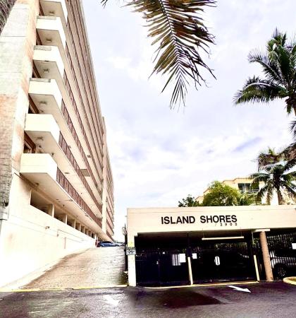 Island Shores, North Miami Beach, Florida 33160, image 1