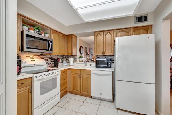 Deauville Village, 14747 Cumberland Dr #208 C, Delray Beach, Florida 33446, image 1