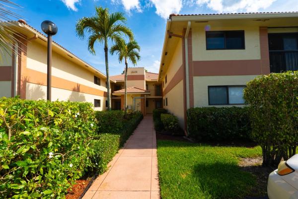 Pembridge At Lakes Of Delray, 15234 Lakes Of Delray Blvd #250, Delray Beach, Florida 33484, image 1