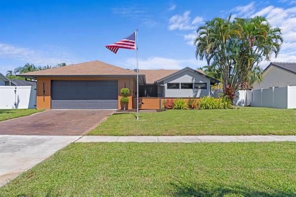 Hidden Valley, 401 S Country Club Blvd, Boca Raton, Florida 33487, image 1