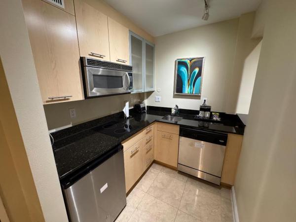 Gallery One, 2670 E Sunrise Blvd #318, Fort Lauderdale, Florida 33304, image 3