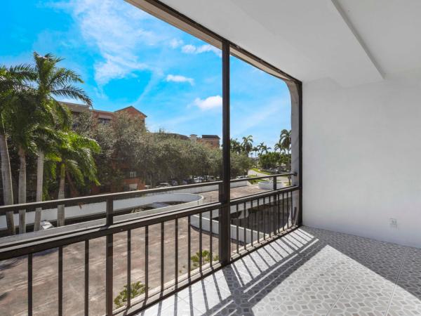 Yorktown, 1500 Presidential Way #306, West Palm Beach, Florida 33401, image 1