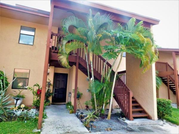 902 Lakeview Cir, Royal Palm Beach, Florida 33411, image 1