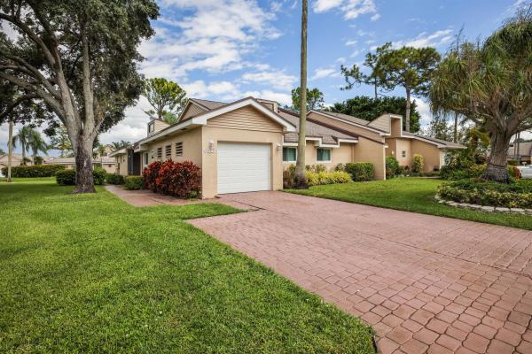 6827 Fountains Cir, Lake Worth, Florida 33467, image 1