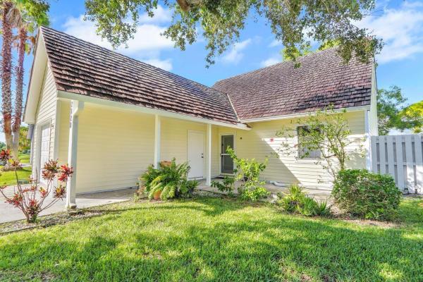 2820 Black Pine Ct, Lake Worth, Florida 33462, image 1