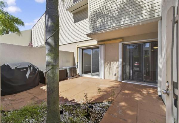 Lake Place, 612 Executive Center Dr #3107, West Palm Beach, Florida 33401, image 1