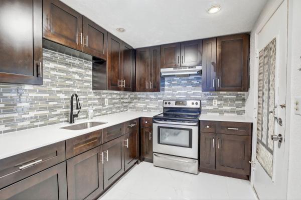 Lake Park Gardens, 4770 NW 10th Ct #104, Plantation, Florida 33313, image 1