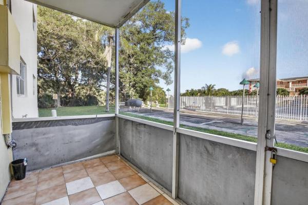 Lake Park Gardens, 4770 NW 10th Ct #104, Plantation, Florida 33313, image 3