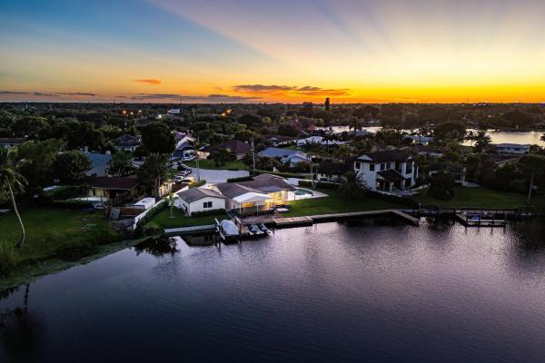 6788 Bayshore Dr, Lake Worth, Florida 33462, image 1