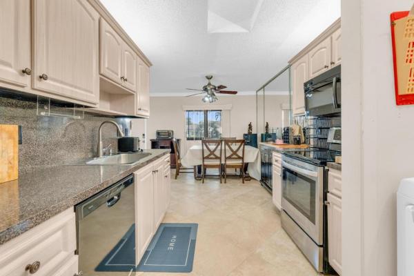 Delray Villas 3, 5755 Doris Ct, Delray Beach, Florida 33484, image 3