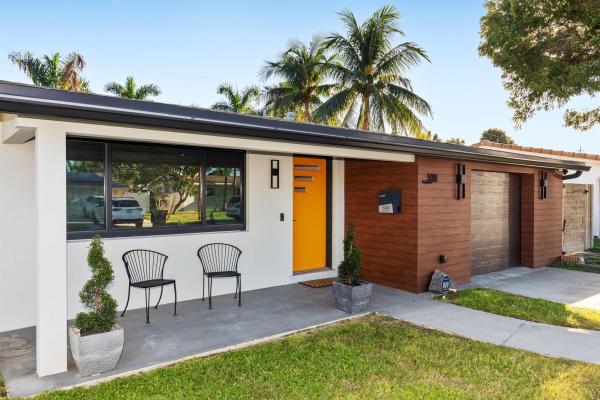 Coral Manor, 500 SE 4th St, Deerfield Beach, Florida 33441, image 1
