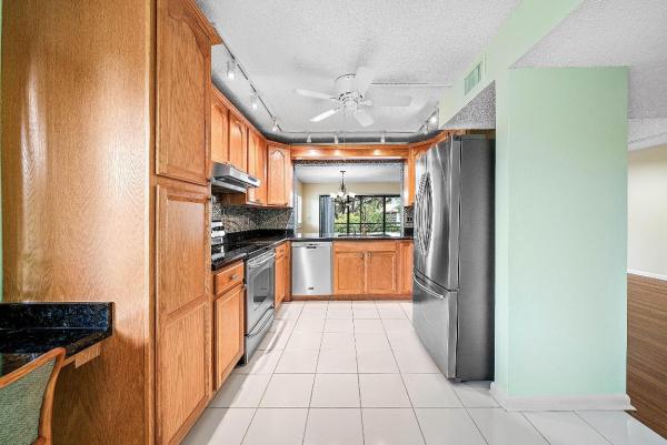 Fairway Park At Indian Spring, 5750 Fairway Park Ct #201, Boynton Beach, Florida 33437, image 2